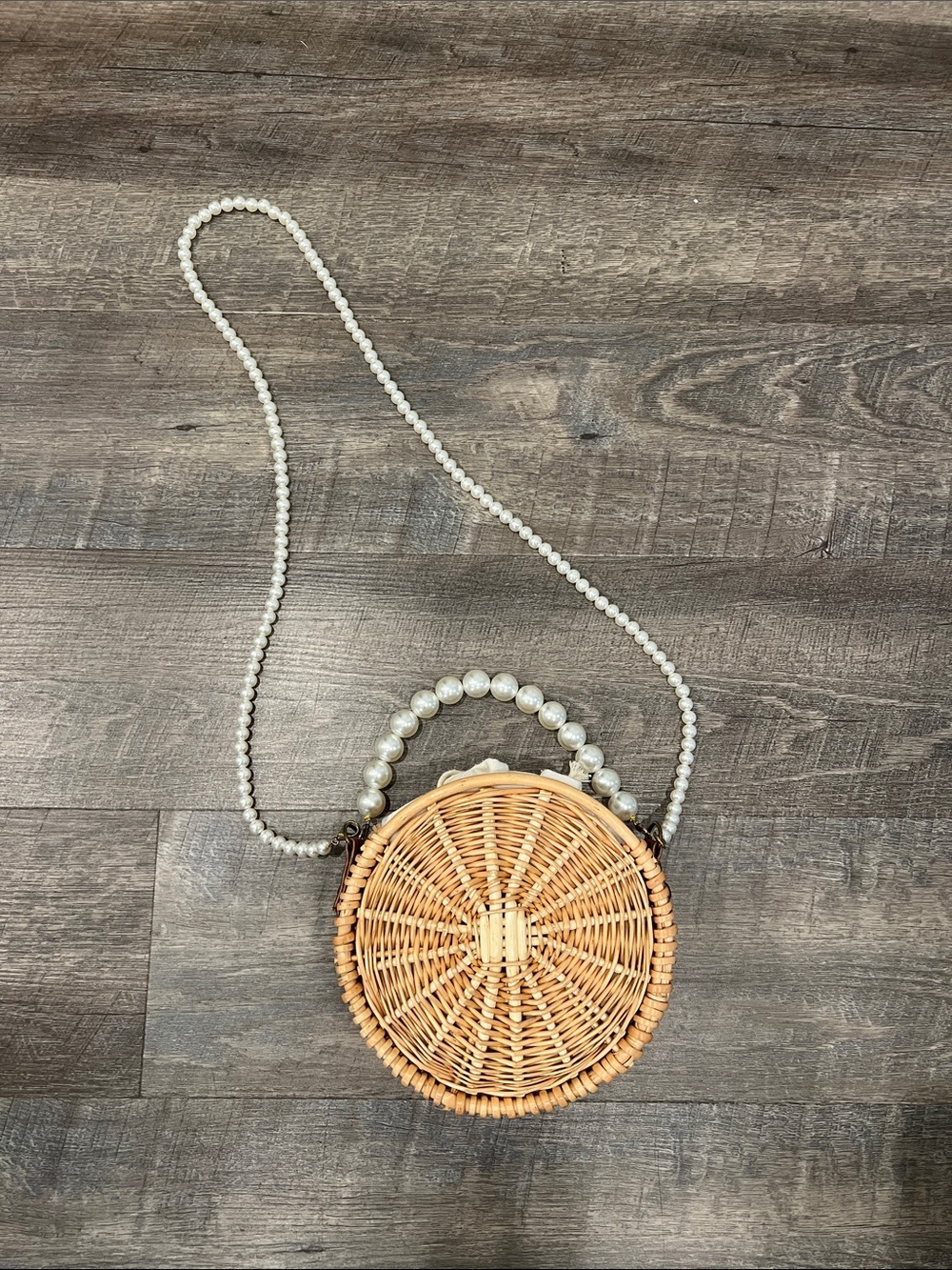 Pearl-Handle Wicker Crossbody Bag - Natural